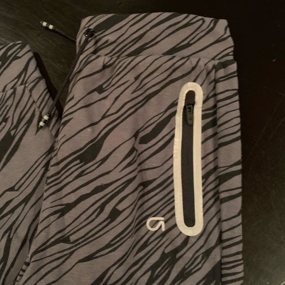 🏷️NWT Girls GapFit Dry Wick Sweatpants 10 NEW - Picture 2 of 6